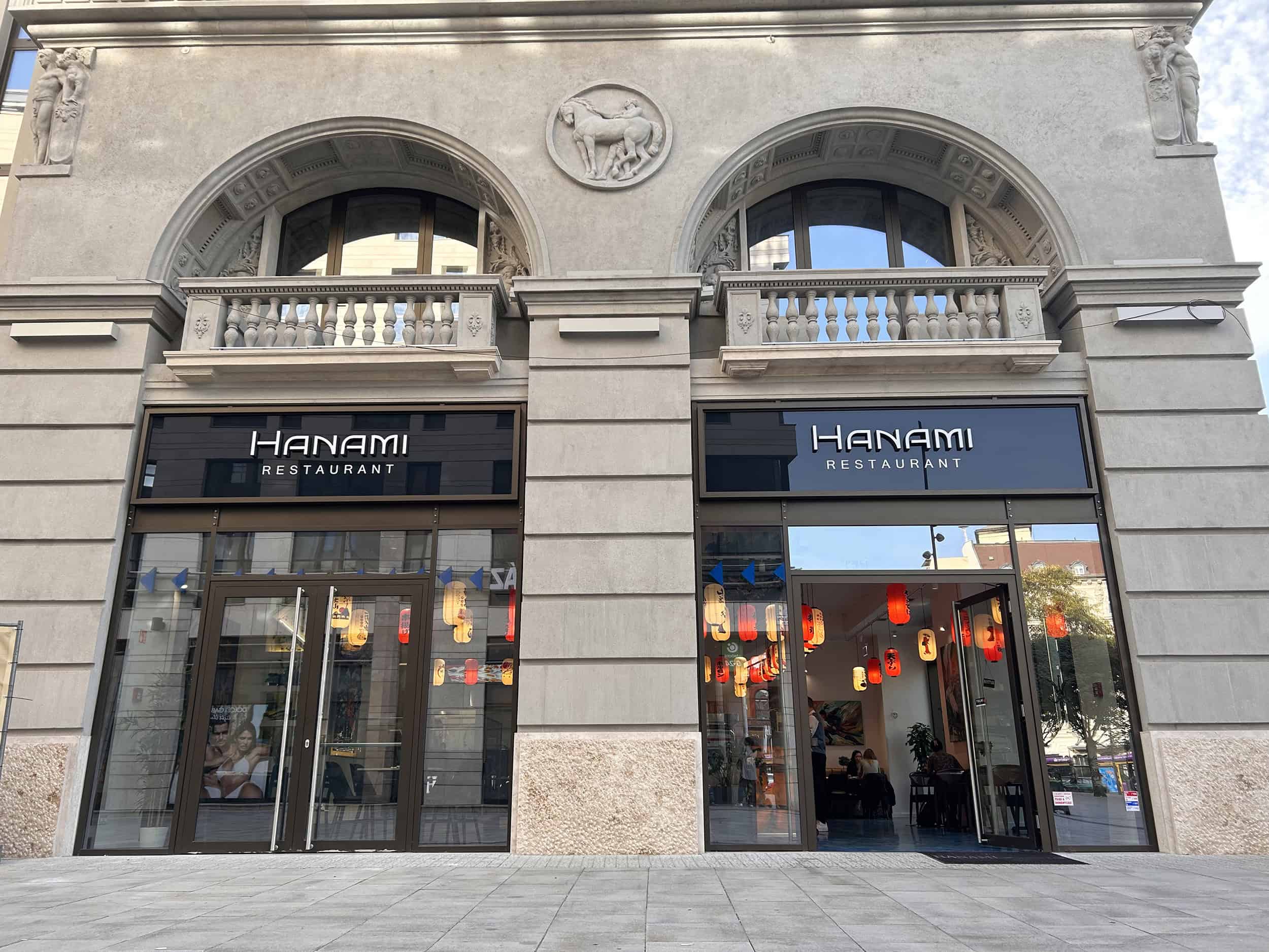 Hanami Restaurant bejárata a Blaha Lujza téren